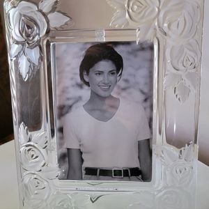 Fifth Avenue Crystal 5x7 frame inlaid rose